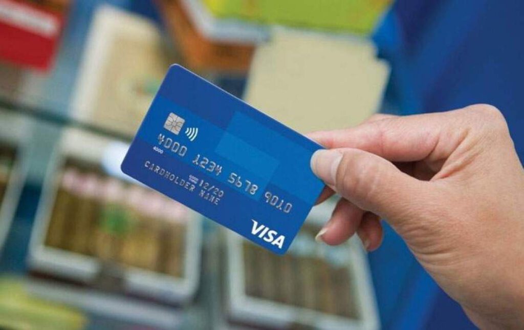 Lạm dụng thẻ tín dụng để tìm vốn khi khởi nghiệp làm giàu